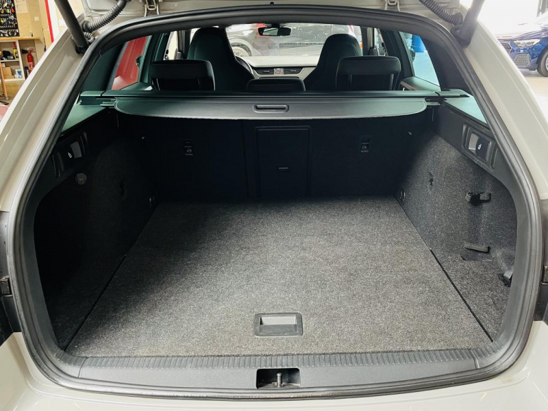 Photo 13 de l'offre de SKODA OCTAVIA COMBI 2.0 TSI 245 ch DSG7 RS à 22990€ chez Occasions Champenoises