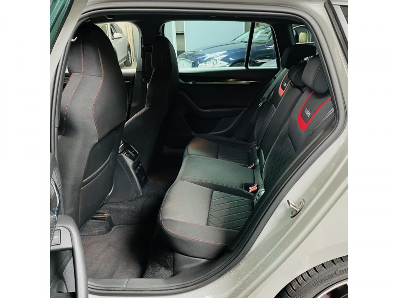 Photo 12 de l'offre de SKODA OCTAVIA COMBI 2.0 TSI 245 ch DSG7 RS à 22990€ chez Occasions Champenoises