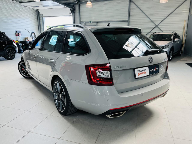Photo 18 de l'offre de SKODA OCTAVIA COMBI 2.0 TSI 245 ch DSG7 RS à 22990€ chez Occasions Champenoises