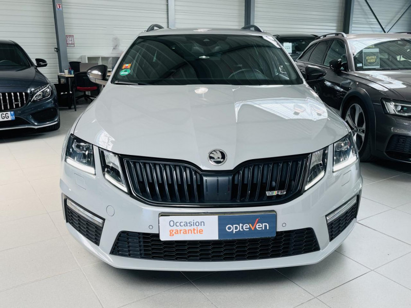 Photo 2 de l'offre de SKODA OCTAVIA COMBI 2.0 TSI 245 ch DSG7 RS à 22990€ chez Occasions Champenoises