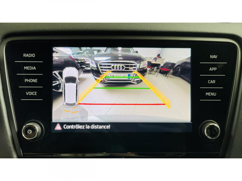 Photo 9 de l'offre de SKODA OCTAVIA COMBI 2.0 TSI 245 ch DSG7 RS à 22990€ chez Occasions Champenoises