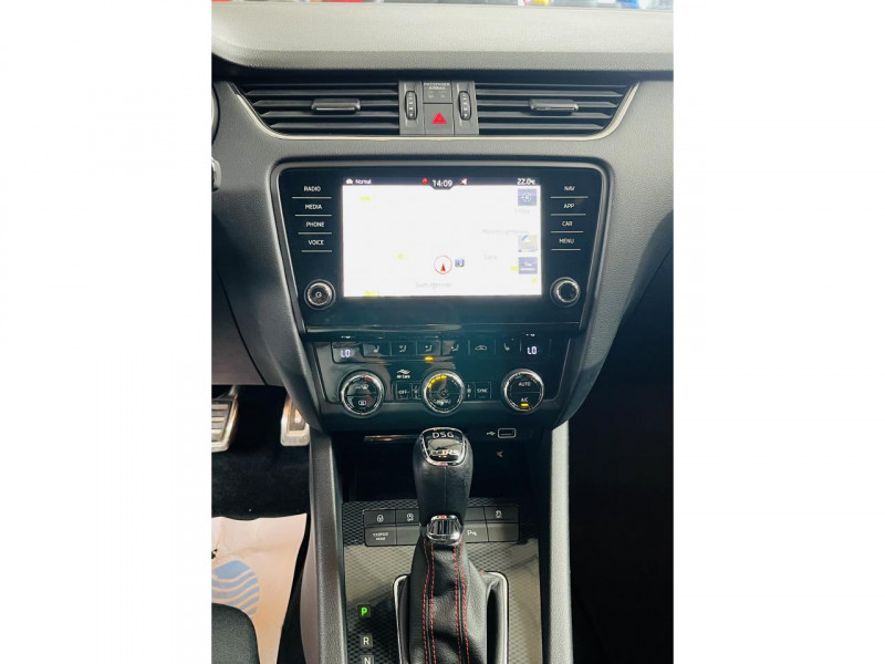 Photo 6 de l'offre de SKODA OCTAVIA COMBI 2.0 TSI 245 ch DSG7 RS à 22990€ chez Occasions Champenoises