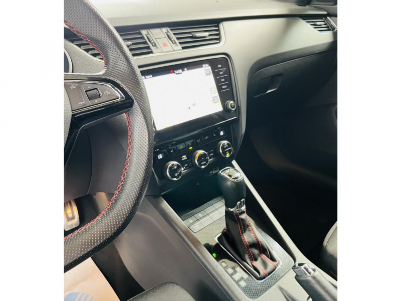 Photo 5 de l'offre de SKODA OCTAVIA COMBI 2.0 TSI 245 ch DSG7 RS à 22990€ chez Occasions Champenoises