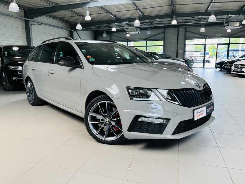 Skoda OCTAVIA COMBI 2.0 TSI 245 ch DSG7 RS ESSENCE Steel Grey Occasion à vendre