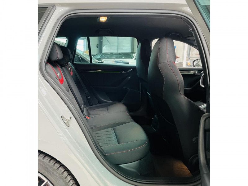 Photo 15 de l'offre de SKODA OCTAVIA COMBI 2.0 TSI 245 ch DSG7 RS à 22990€ chez Occasions Champenoises