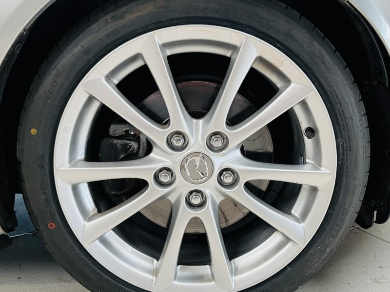 Photo 24 de l'offre de MAZDA MX-5 2.0i MZR 160 Niseko à 14490€ chez Occasions Champenoises