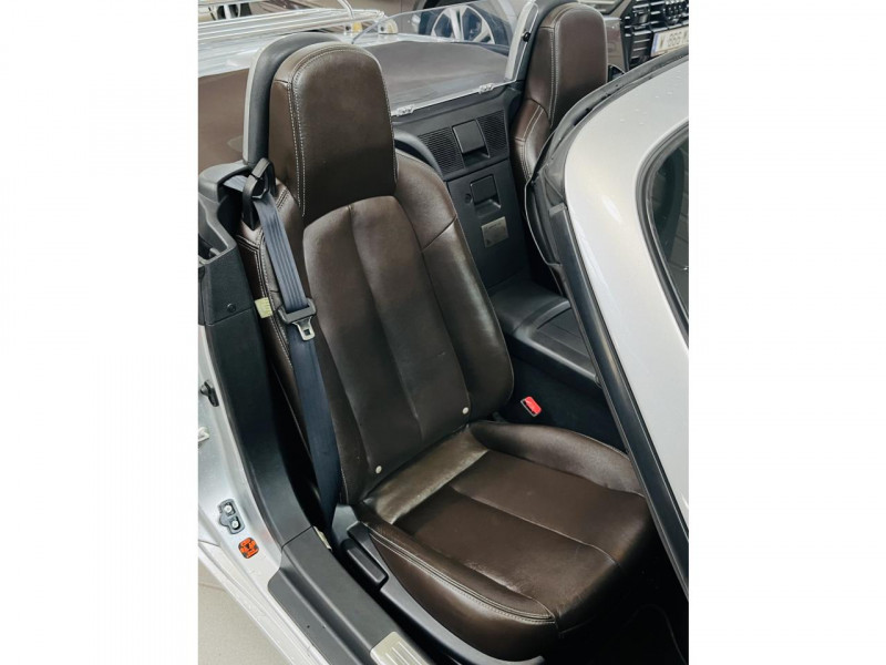 Photo 14 de l'offre de MAZDA MX-5 2.0i MZR 160 Niseko à 14490€ chez Occasions Champenoises
