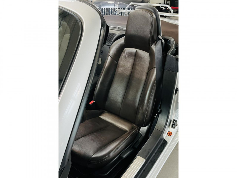 Photo 10 de l'offre de MAZDA MX-5 2.0i MZR 160 Niseko à 14490€ chez Occasions Champenoises