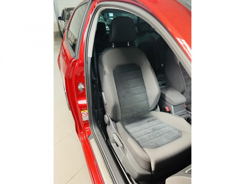 Photo 12 de l'offre de VOLKSWAGEN GOLF  2.0 TDI 150 BlueMotion Technology FAP Highline à 13490€ chez Occasions Champenoises