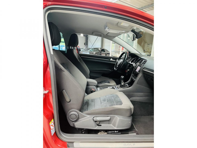 Photo 11 de l'offre de VOLKSWAGEN GOLF  2.0 TDI 150 BlueMotion Technology FAP Highline à 13490€ chez Occasions Champenoises