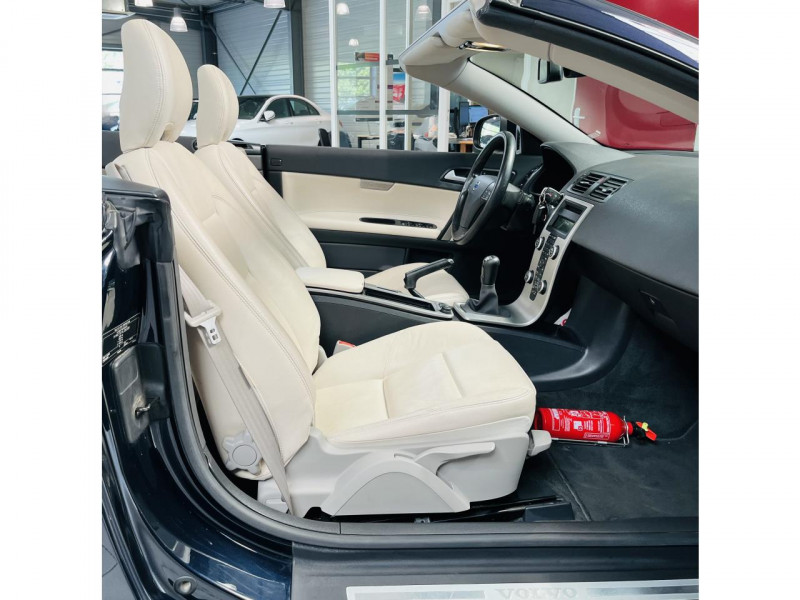 Photo 13 de l'offre de VOLVO C70 2.0D 136 Momentum à 11990€ chez Occasions Champenoises