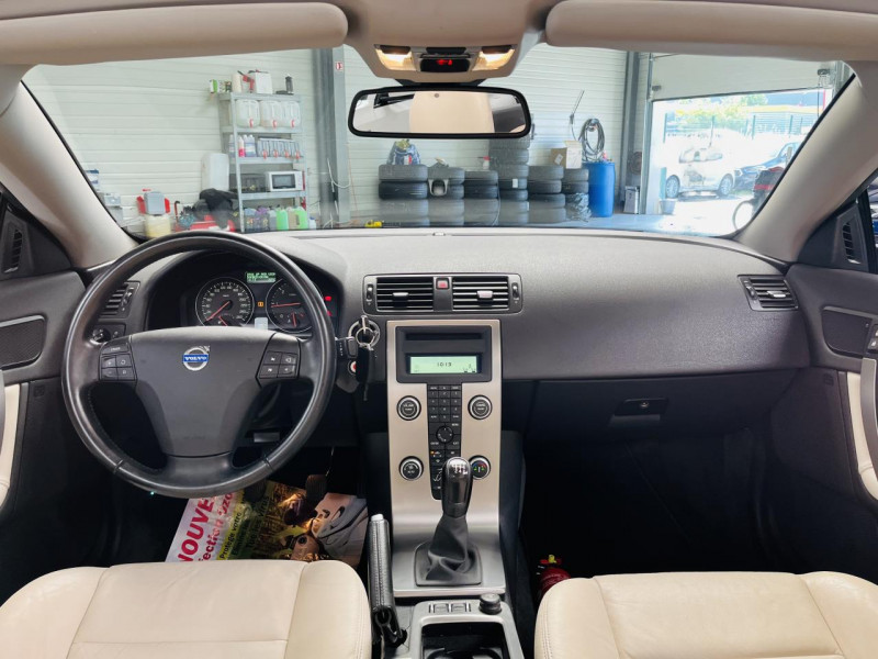 Photo 4 de l'offre de VOLVO C70 2.0D 136 Momentum à 11990€ chez Occasions Champenoises