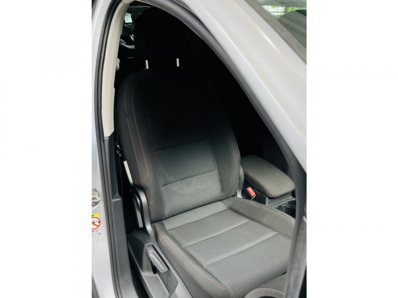 Photo 16 de l'offre de VOLKSWAGEN TOURAN 1.4 TSI 150 BMT DSG7 5pl Sound à 14990€ chez Occasions Champenoises