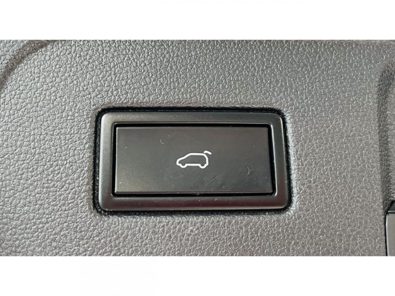 Photo 13 de l'offre de VOLKSWAGEN TOURAN 1.4 TSI 150 BMT DSG7 5pl Sound à 14990€ chez Occasions Champenoises