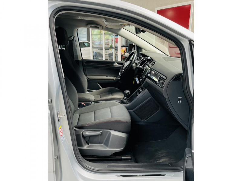 Photo 15 de l'offre de VOLKSWAGEN TOURAN 1.4 TSI 150 BMT DSG7 5pl Sound à 14990€ chez Occasions Champenoises