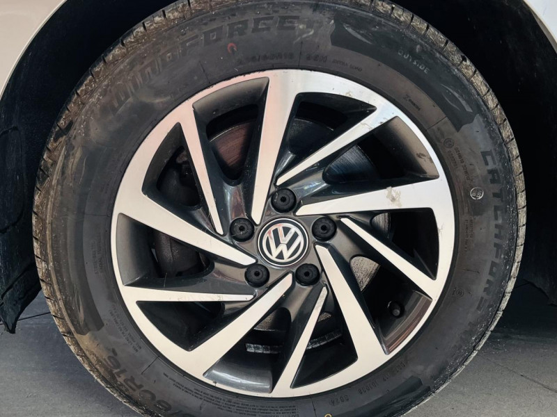 Photo 20 de l'offre de VOLKSWAGEN TOURAN 1.4 TSI 150 BMT DSG7 5pl Sound à 14990€ chez Occasions Champenoises