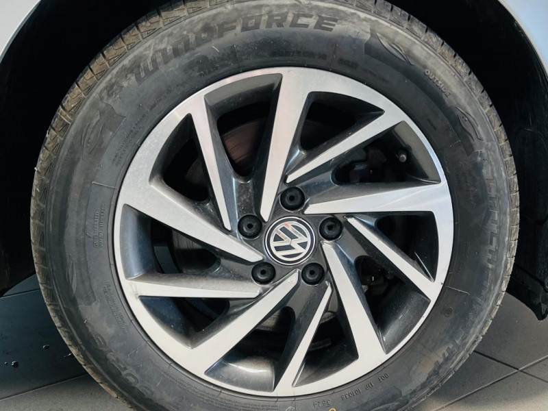 Photo 23 de l'offre de VOLKSWAGEN TOURAN 1.4 TSI 150 BMT DSG7 5pl Sound à 14990€ chez Occasions Champenoises