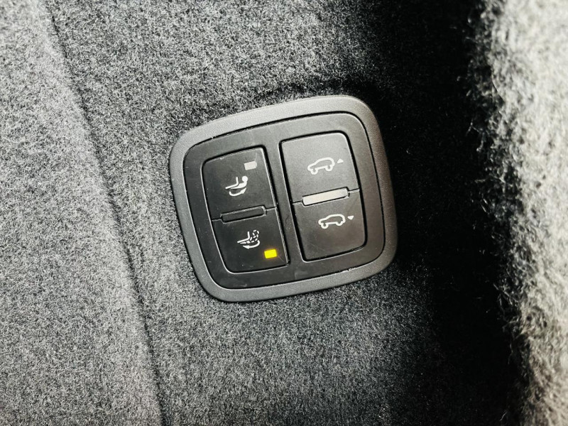 Photo 18 de l'offre de PORSCHE CAYENNE 4.8 V8 520 ch Turbo Tiptronic à 42990€ chez Occasions Champenoises