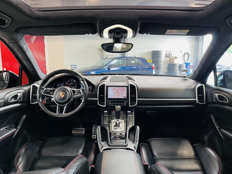 Photo 4 de l'offre de PORSCHE CAYENNE 4.8 V8 520 ch Turbo Tiptronic à 42990€ chez Occasions Champenoises