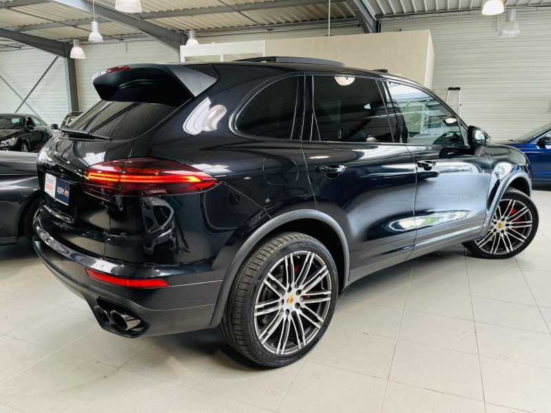 Photo 25 de l'offre de PORSCHE CAYENNE 4.8 V8 520 ch Turbo Tiptronic à 42990€ chez Occasions Champenoises
