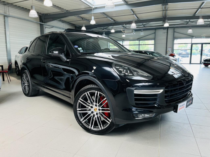 Porsche CAYENNE 4.8 V8 520 ch Turbo Tiptronic ESSENCE Noir Occasion à vendre