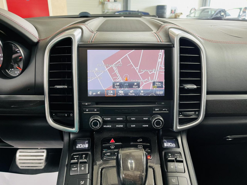 Photo 6 de l'offre de PORSCHE CAYENNE 4.8 V8 520 ch Turbo Tiptronic à 42990€ chez Occasions Champenoises