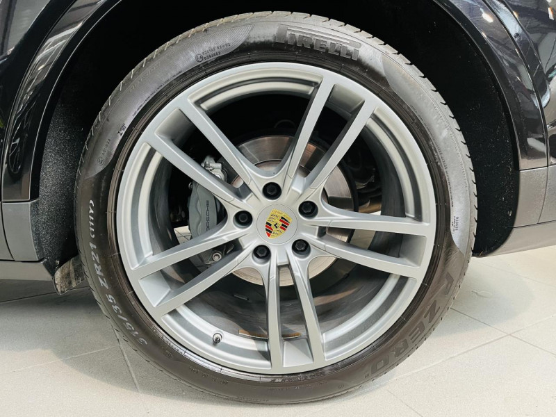 Photo 26 de l'offre de PORSCHE CAYENNE S 2.9i V6 440 Tiptronic à 59990€ chez Occasions Champenoises