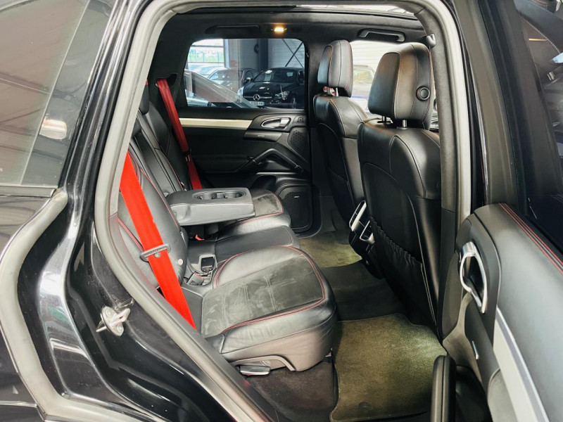 Photo 16 de l'offre de PORSCHE CAYENNE 4.8i V8 420 Tiptronic S GTS à 34490€ chez Occasions Champenoises