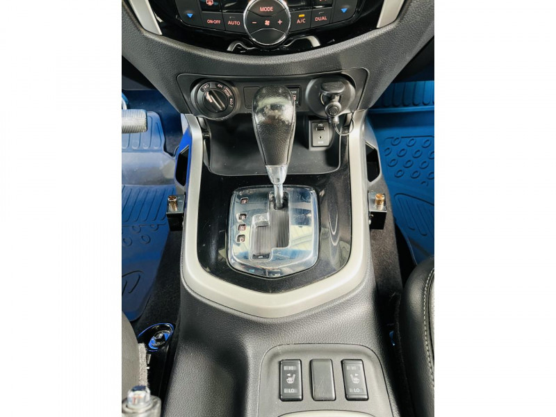 Photo 10 de l'offre de NISSAN NP300 NAVARA  2.3 DCI 190 DOUBLE CAB BVA7 TEKNA à 25990€ chez Occasions Champenoises