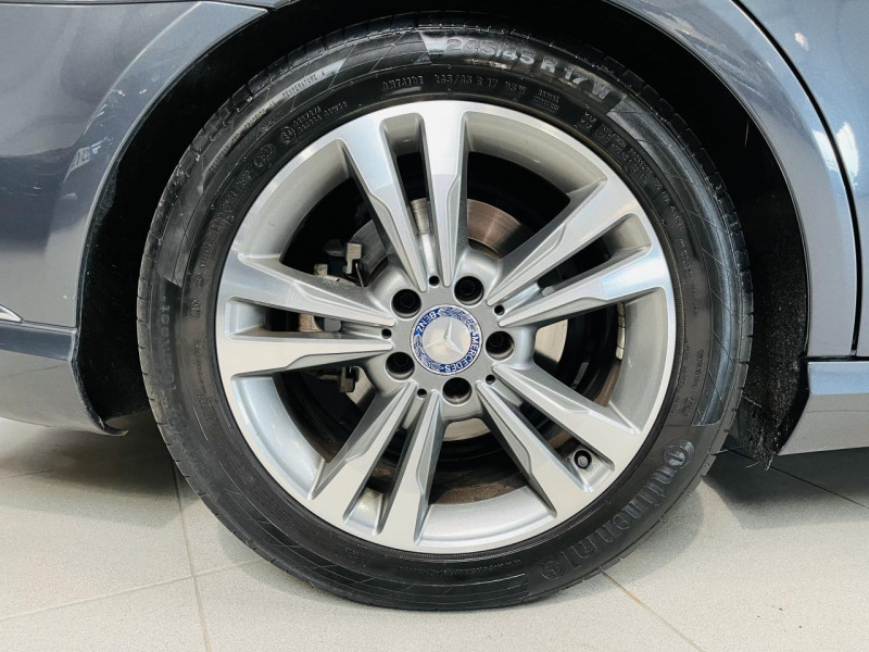 Photo 21 de l'offre de MERCEDES-BENZ CLASSE E 200 CDI Executive 7G-Tronic à 18990€ chez Occasions Champenoises