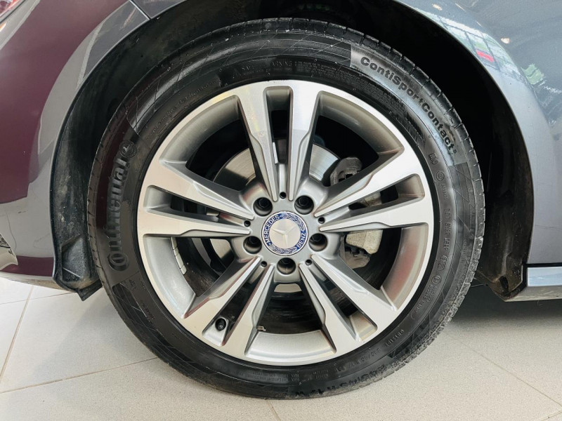 Photo 19 de l'offre de MERCEDES-BENZ CLASSE E 200 CDI Executive 7G-Tronic à 18990€ chez Occasions Champenoises
