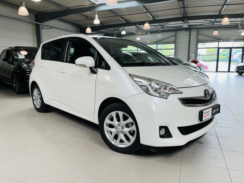 Toyota VERSO-S MC Verso-S 100 VVT-i Skyview MultiDrive S ESSENCE Blanc métallisé Occasion à vendre