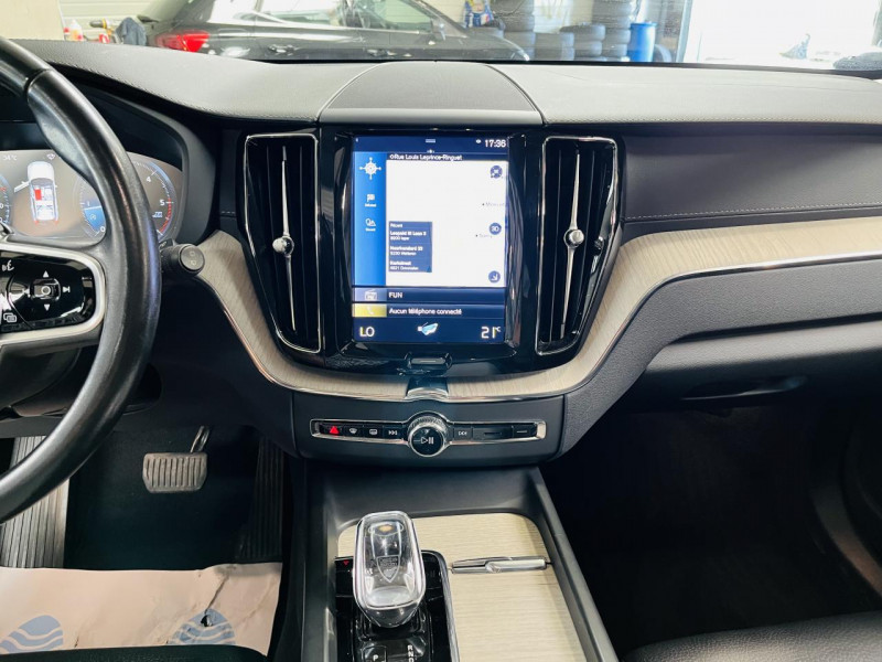 Photo 7 de l'offre de VOLVO XC60  B4 AWD 197 ch Geartronic 8 Inscription à 31990€ chez Occasions Champenoises
