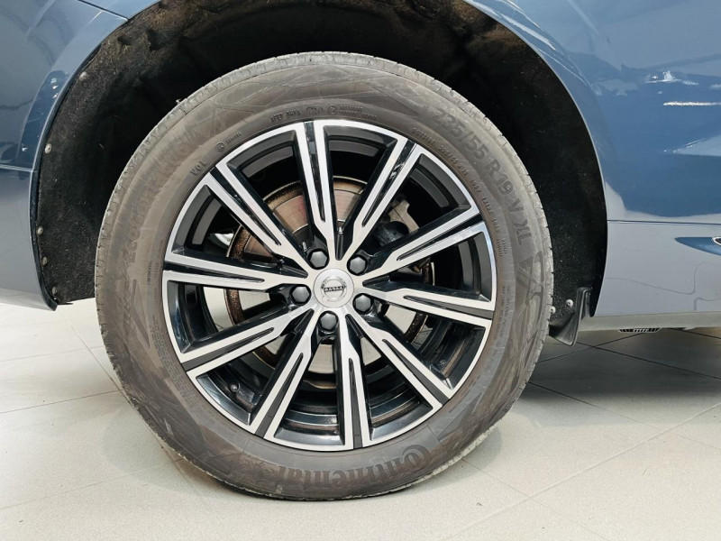 Photo 27 de l'offre de VOLVO XC60  B4 AWD 197 ch Geartronic 8 Inscription à 31990€ chez Occasions Champenoises