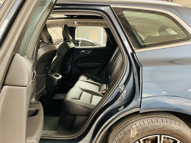 Photo 14 de l'offre de VOLVO XC60  B4 AWD 197 ch Geartronic 8 Inscription à 31990€ chez Occasions Champenoises