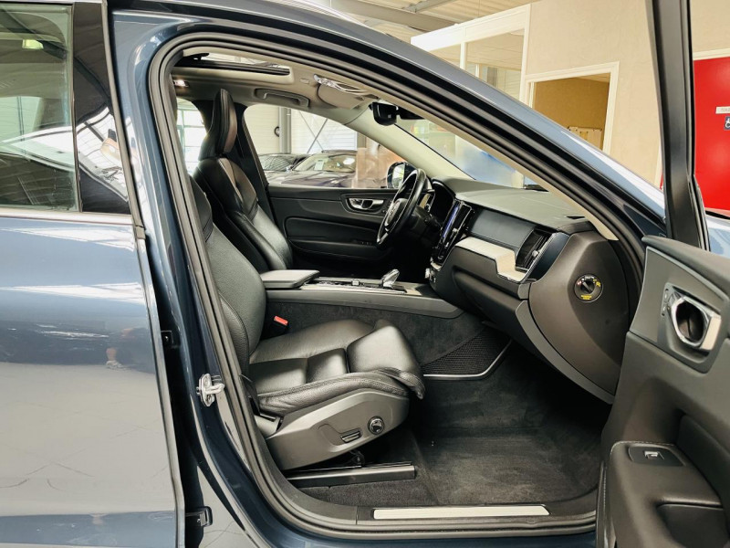 Photo 19 de l'offre de VOLVO XC60  B4 AWD 197 ch Geartronic 8 Inscription à 31990€ chez Occasions Champenoises