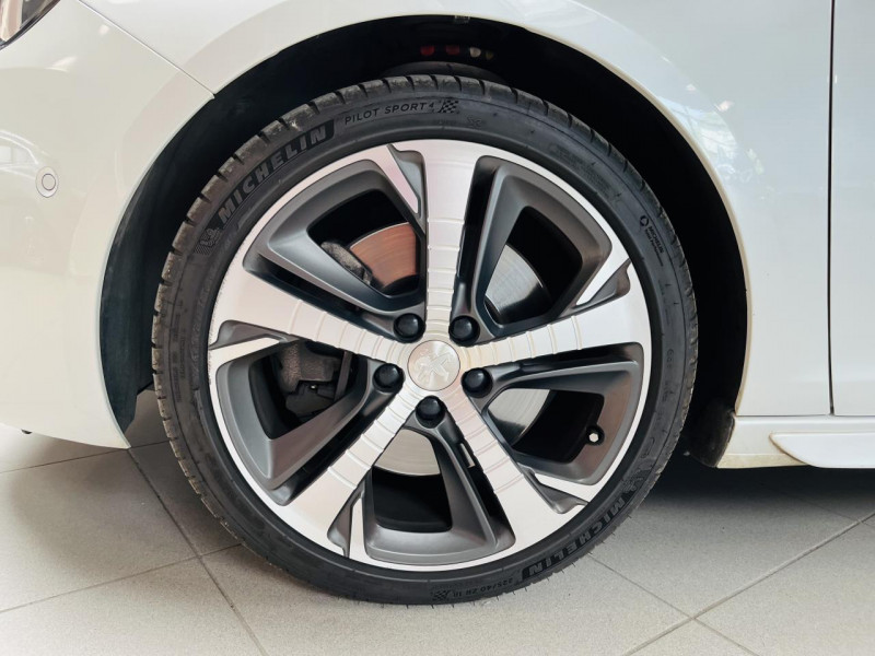 Photo 21 de l'offre de PEUGEOT 308 SW  1.6 THP 205ch S&S BVM6 GT à 14990€ chez Occasions Champenoises