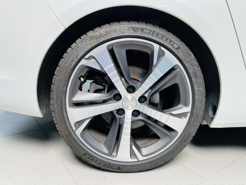Photo 23 de l'offre de PEUGEOT 308 SW  1.6 THP 205ch S&S BVM6 GT à 14990€ chez Occasions Champenoises