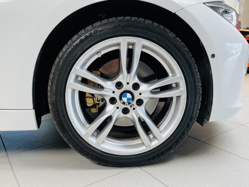 Photo 21 de l'offre de BMW SERIE 3 TOURING  325d 218 ch F31 Luxury BVA Pack Sport à 16990€ chez Occasions Champenoises