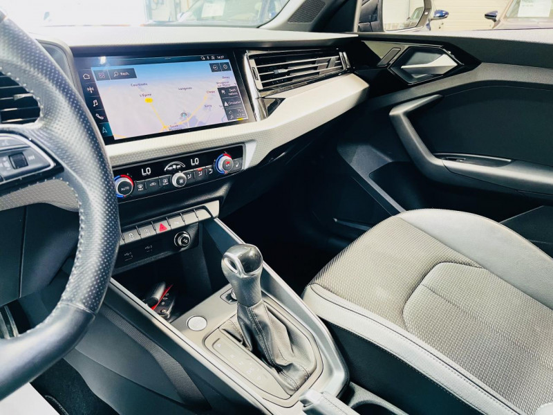 Photo 5 Audi A1 SPORTBACK II 40 TFSI 200 S LINE S TRONIC 6 ESSENCE Chronos Gray Metallic en vente chez Occasions Champenoises Photo 5 de l'offre de AUDI A1 SPORTBACK II 40 TFSI 200 S LINE S TRONIC 6 à 25490€ chez Occasions Champenoises