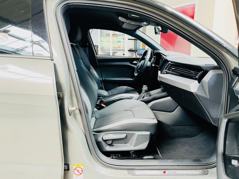 Photo 15 Audi A1 SPORTBACK II 40 TFSI 200 S LINE S TRONIC 6 ESSENCE Chronos Gray Metallic en vente chez Occasions Champenoises Photo 15 de l'offre de AUDI A1 SPORTBACK II 40 TFSI 200 S LINE S TRONIC 6 à 25490€ chez Occasions Champenoises