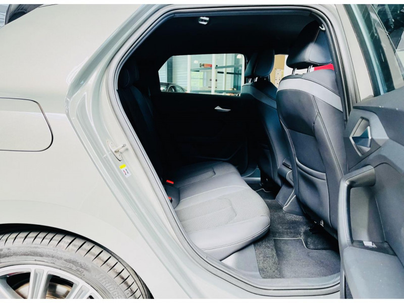 Photo 14 Audi A1 SPORTBACK II 40 TFSI 200 S LINE S TRONIC 6 ESSENCE Chronos Gray Metallic en vente chez Occasions Champenoises Photo 14 de l'offre de AUDI A1 SPORTBACK II 40 TFSI 200 S LINE S TRONIC 6 à 25490€ chez Occasions Champenoises