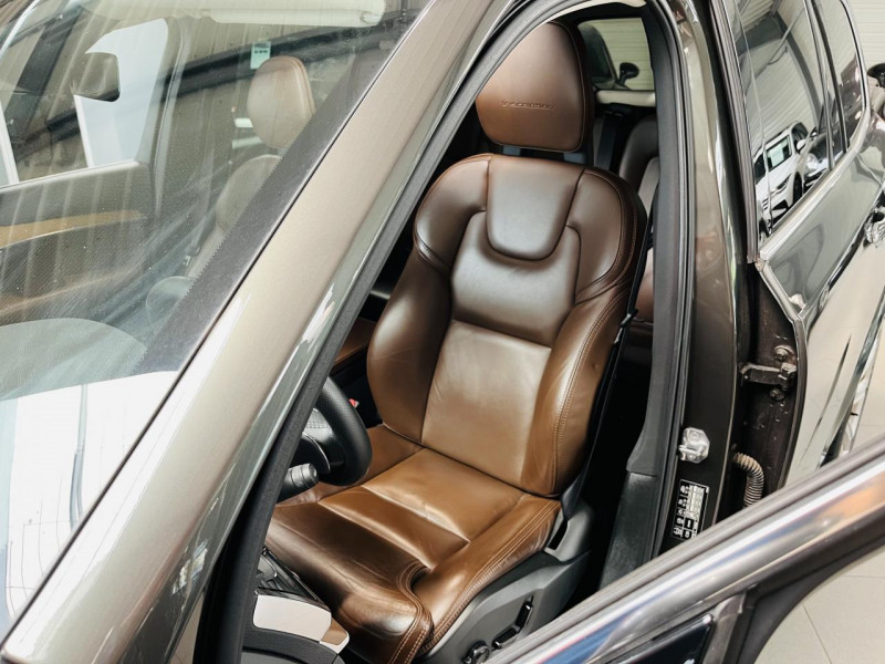 Photo 11 de l'offre de VOLVO XC90  D4 190 ch Geartronic 7pl Inscription  à 35990€ chez Occasions Champenoises