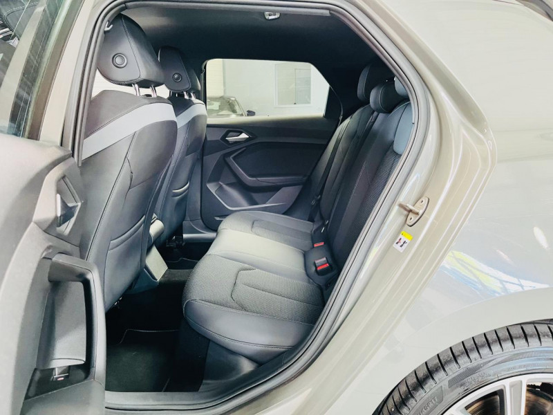 Photo 12 Audi A1 SPORTBACK II 40 TFSI 200 S LINE S TRONIC 6 ESSENCE Chronos Gray Metallic en vente chez Occasions Champenoises Photo 12 de l'offre de AUDI A1 SPORTBACK II 40 TFSI 200 S LINE S TRONIC 6 à 25490€ chez Occasions Champenoises