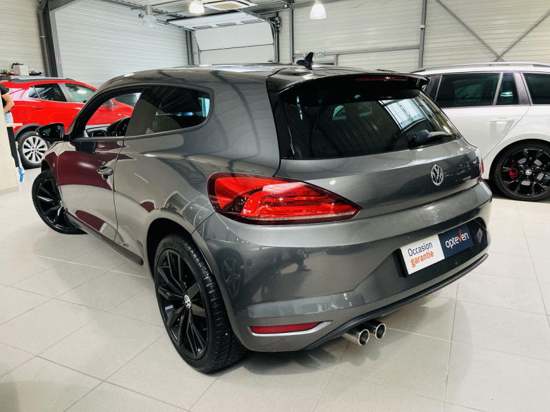 Photo 14 de l'offre de VOLKSWAGEN SCIROCCO 2.0 16V TDI FAP BlueMotion - 184 - BV DSG 6  Black Session à 14990€ chez Occasions Champenoises