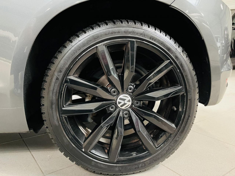 Photo 18 de l'offre de VOLKSWAGEN SCIROCCO 2.0 16V TDI FAP BlueMotion - 184 - BV DSG 6  Black Session à 14990€ chez Occasions Champenoises
