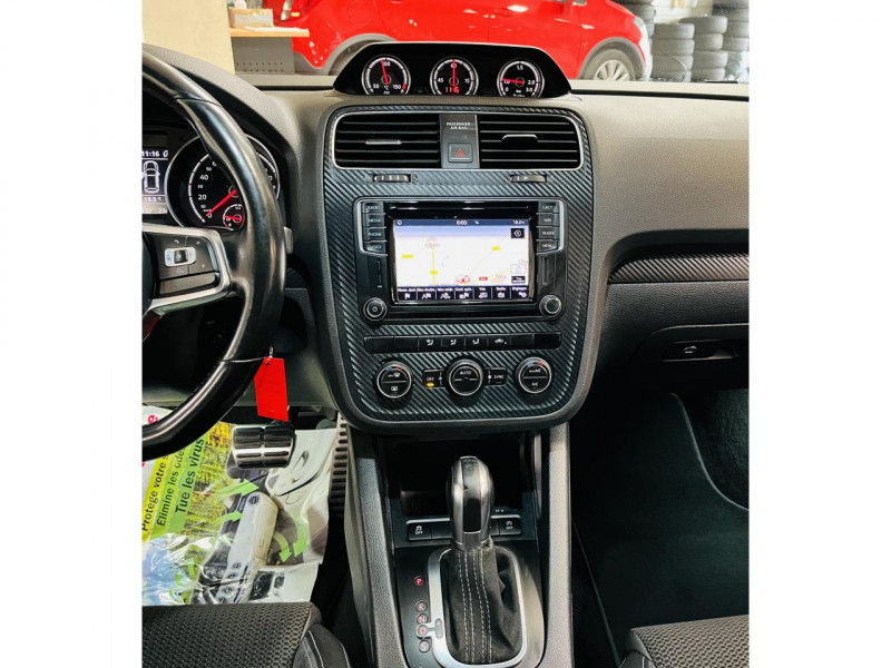 Photo 6 de l'offre de VOLKSWAGEN SCIROCCO 2.0 16V TDI FAP BlueMotion - 184 - BV DSG 6  Black Session à 14990€ chez Occasions Champenoises