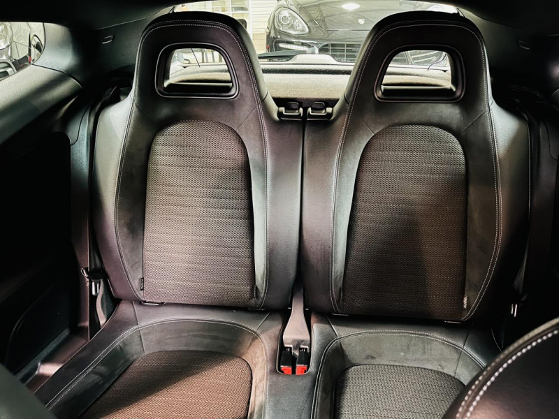 Photo 10 de l'offre de VOLKSWAGEN SCIROCCO 2.0 16V TDI FAP BlueMotion - 184 - BV DSG 6  Black Session à 14990€ chez Occasions Champenoises