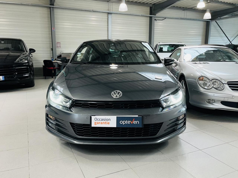 Photo 2 de l'offre de VOLKSWAGEN SCIROCCO 2.0 16V TDI FAP BlueMotion - 184 - BV DSG 6  Black Session à 14990€ chez Occasions Champenoises