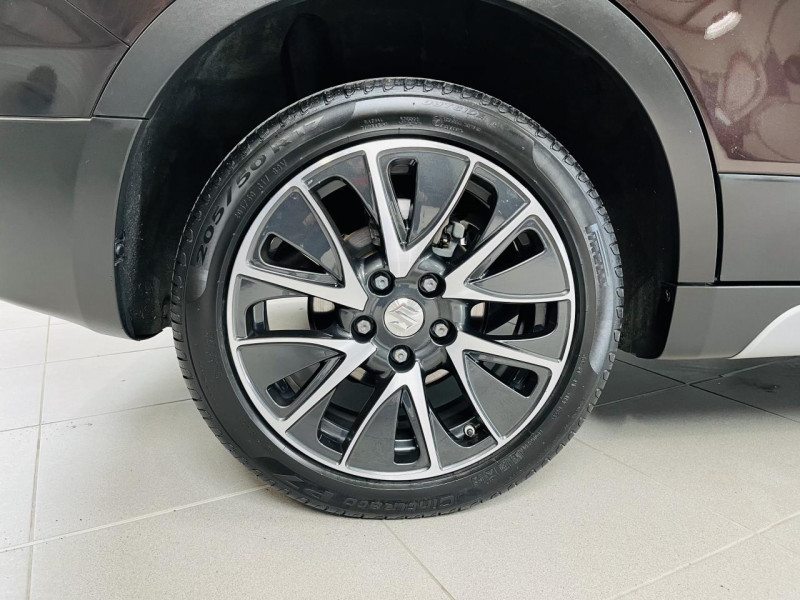 Photo 23 Suzuki SX4 S-CROSS 1.6 VVT 120 ch Privilège CVT ESSENCE Brun Métallisé en vente chez Occasions Champenoises Photo 23 de l'offre de SUZUKI SX4 S-CROSS 1.6 VVT 120 ch Privilège CVT à 11990€ chez Occasions Champenoises